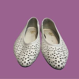 [7B] VINTAGE Flats White Leather Laser Cut shoe western ballet 90s